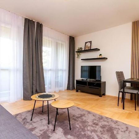 Ferienwohnung Gozsdu White Raven 3 - Terrace And Free Underground Parking Budapest Exterior foto