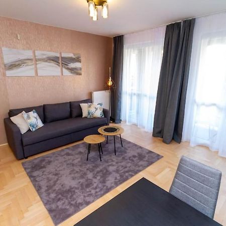 Ferienwohnung Gozsdu White Raven 3 - Terrace And Free Underground Parking Budapest Exterior foto