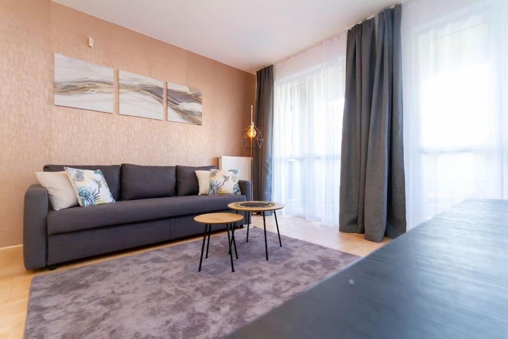 Ferienwohnung Gozsdu White Raven 3 - Terrace And Free Underground Parking Budapest Exterior foto