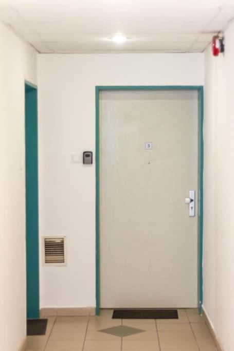 Ferienwohnung Gozsdu White Raven 3 - Terrace And Free Underground Parking Budapest Exterior foto