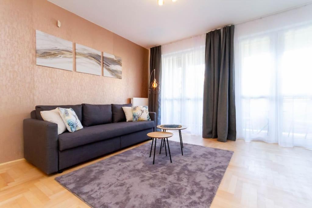 Ferienwohnung Gozsdu White Raven 3 - Terrace And Free Underground Parking Budapest Exterior foto