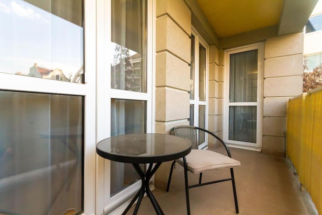 Ferienwohnung Gozsdu White Raven 3 - Terrace And Free Underground Parking Budapest Exterior foto