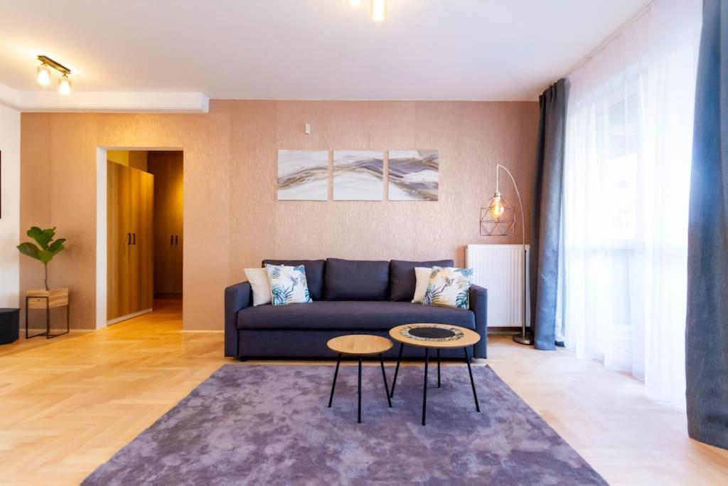 Ferienwohnung Gozsdu White Raven 3 - Terrace And Free Underground Parking Budapest Exterior foto